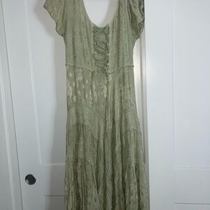 Fairy pale green “one size fits all” dress gently used